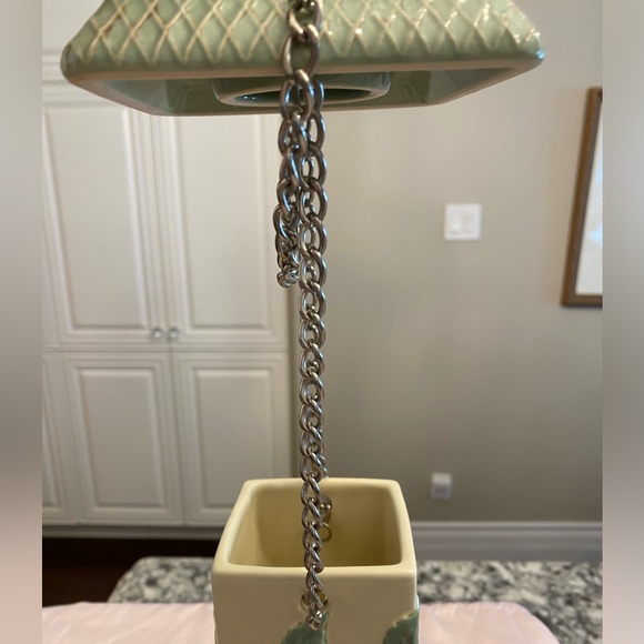 VINTAGE SHABBY CHIC BIRD FEEDER IN CREAM, PINK AND GREEN DISTRESSED COLOURS - Picture 4 of 11